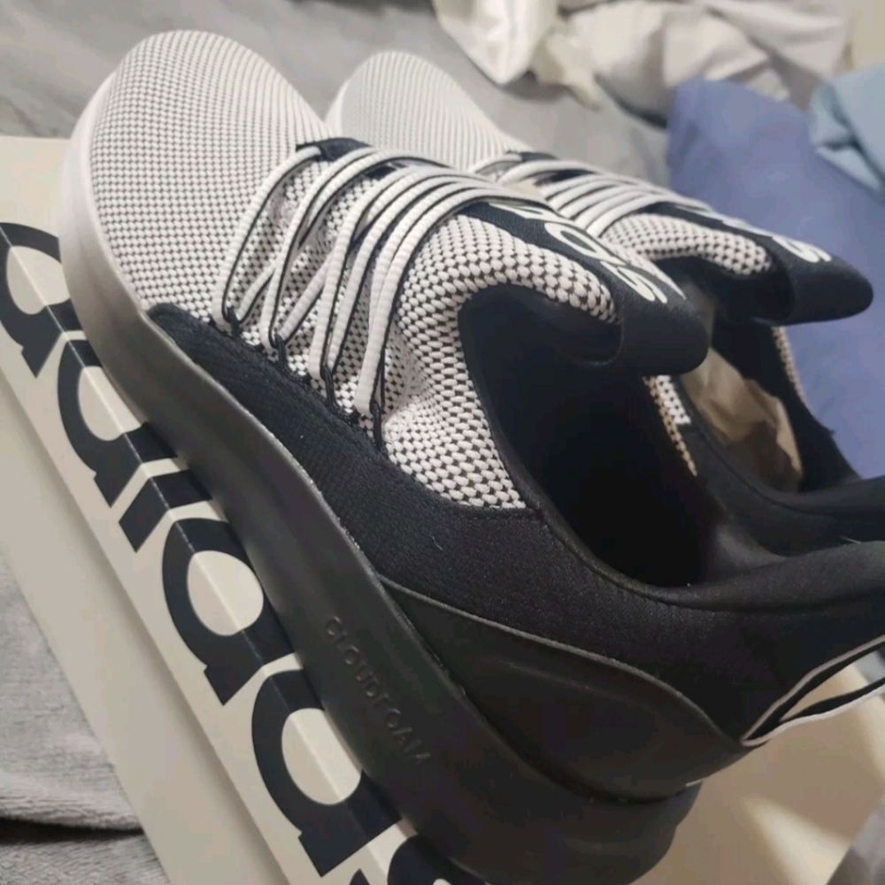 Adidas size 10.5 mens